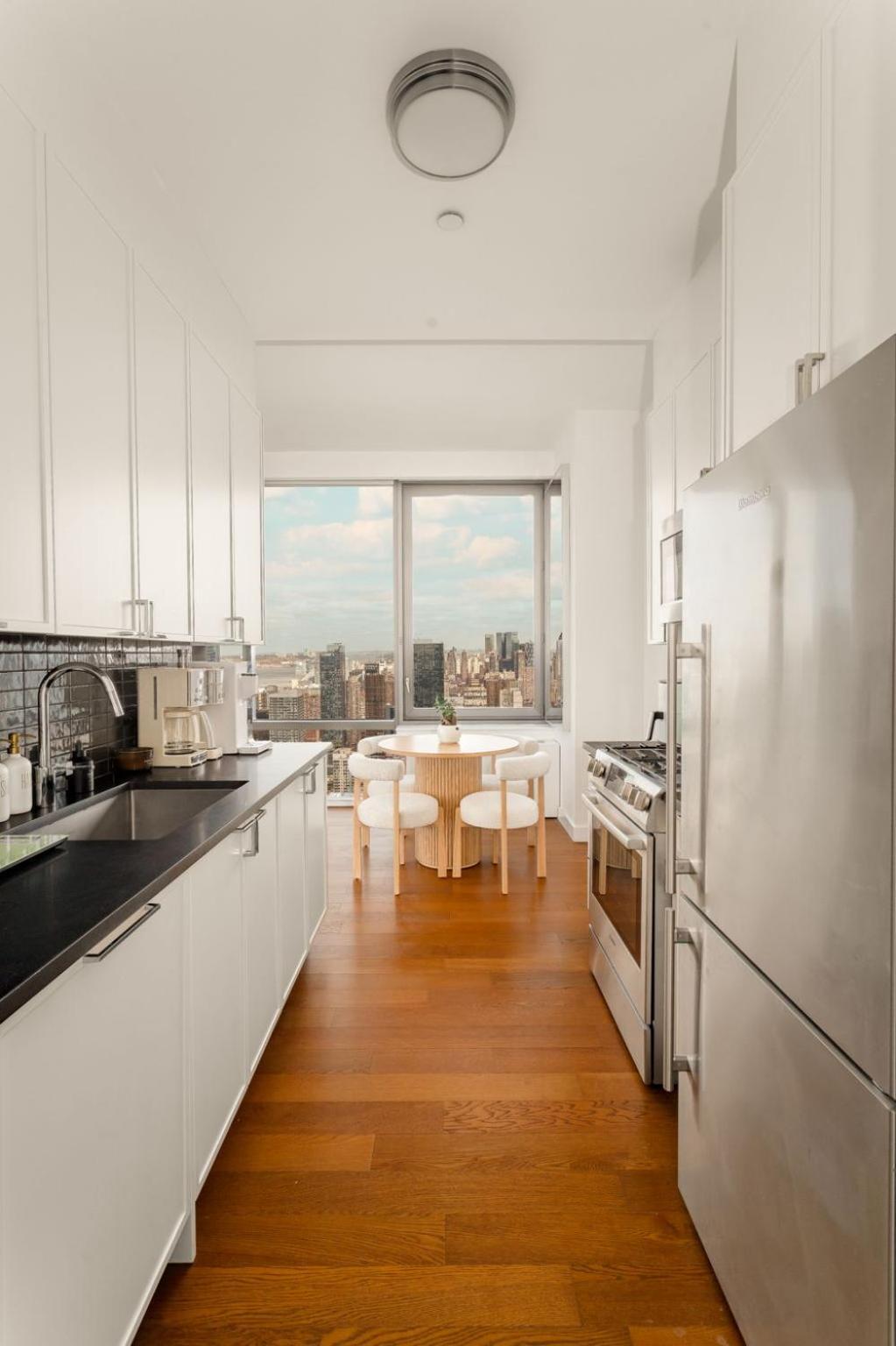 Elegant 2bed 2bath Just Minutes From Park & Broadway Apartment